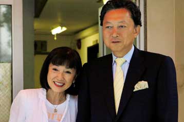 Θύμα απαγωγής από UFO η σύζυγος του νέου Ιάπωνα πρωθυπουργού