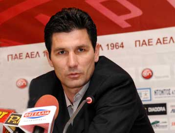 «Μια νίκη θα μας δώσει χρόνο» το συμπέρασμα του Ουζουνίδη για τη Λάρισα