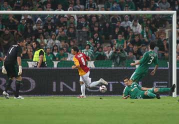 Έβρεξε γκολ από τη Γαλατάσαραϊ και… δώρα από τον Παναθηναϊκό