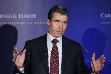 Σε στρατηγική συνεργασία για την αντιπυραυλική άμυνα καλεί το ΝΑΤΟ τη Ρωσία