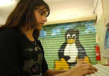 Δωρεάν CD σε εκδηλώσεις για την Ημέρα Ελεύθερου Λογισμικού