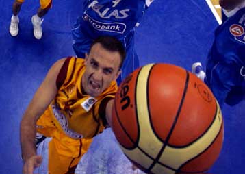 Ο Στεφάνοφ έφτασε στην Αθήνα για λογαριασμό της ΑΕΚ