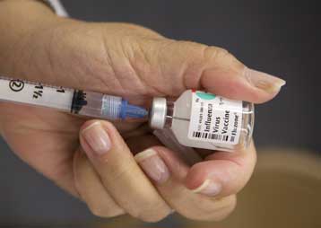 Παρελήφθησαν οι πρώτες δόσεις του εμβολίου της νέας γρίπης