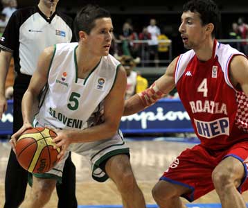 Η Σλοβενία συμπλήρωσε την 4άδα, με 67-65 την Κροατία