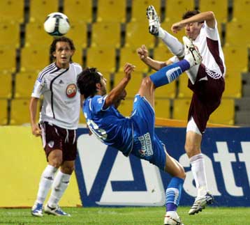 Ο Ηρακλής έπιασε στον ύπνο τη Λάρισα και πήρε τη νίκη με 2-1