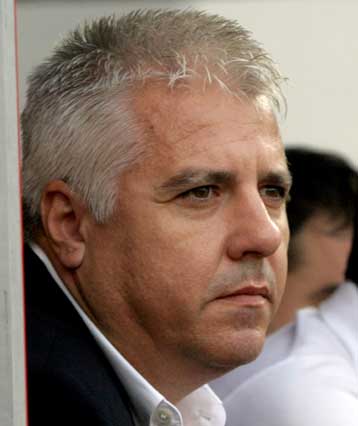 Δώσαμε αξία στην ισοπαλία με Ολυμπιακό, δήλωσε ο Παπακώστας