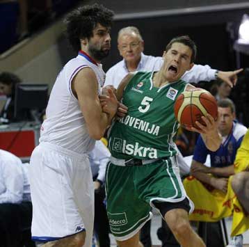 Σούπερ πρόκριση στον τελικό για τη Σερβία, 96-92 τη Σλοβενία στην παράταση