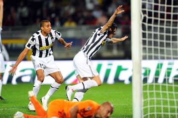 Γιουβέντους με «4Χ4», «λευκή» ισοπαλία στη Νάπολη