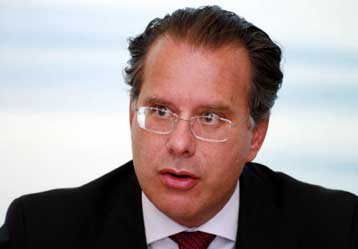 Πολιτική κόντρα γύρω από τις προτάσεις του ΠΑΣΟΚ για την προστασία από την υπερχρέωση