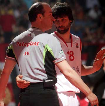 Ο Βορεάδης «σφυρίζει» στον τελικό Ισπανία-Σερβία