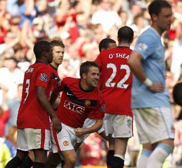 Η Γιουνάιτεντ 4-3 τη Σίτι στο Μάντσεστερ, πρώτη η Τσέλσι