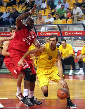 Πρεμιέρα στα «Μαυροσκούφεια» με νίκες για Αρη και Πανελλήνιο