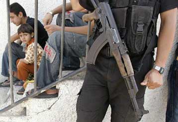 Δύο Παλαιστίνιοι νεκροί από πυρά ισραηλινών αρμάτων μάχης