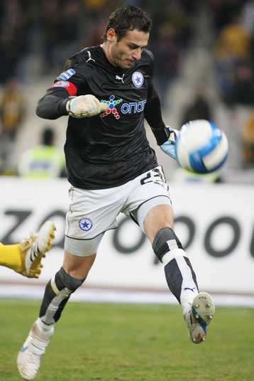 Γλίτωσε τα χειρότερα ο Μιχαηλίδης του Ατρόμητου