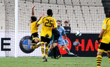 Βράζουν στον Αρη για το πέναλτι που δεν έδωσε ο Ντάκος