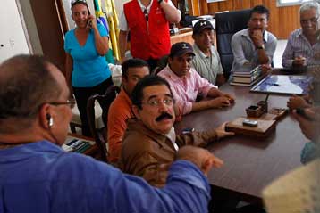 «Γύρισα στην Ονδούρα» λέει ο ανατραπείς πρόεδρος της χώρας, Μανουέλ Σελάγια