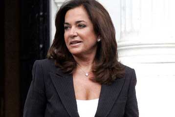 Εξιτήριο από το «Ερρίκος Ντυνάν» πήρε η Ντόρα Μπακογιάννη