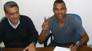 Ανανέωσε ο Φερναντίνιο, τον οποίο ήθελε ο Ολυμπιακός