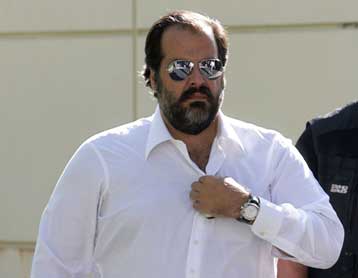 «Αηδίες από παπαγαλάκια» απαντά ο Πατέρας στα περί εύνοιας από τη διαιτησία