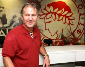 Ντεμπούτο στα «ερυθρόλευκα» για τον ενθουσιασμένο Ζίκο