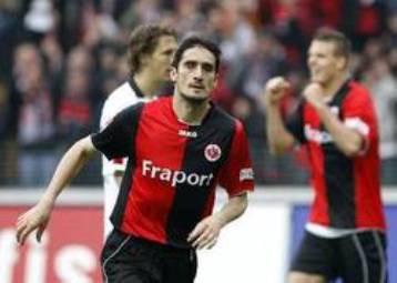 Πρόκριση της Αϊντραχτ με «διπλό χτύπημα» Λυμπερόπουλου