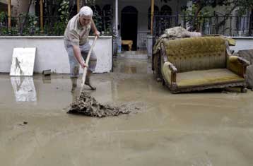 Πέντε νεκροί από πλημμύρες στη νοτιοανατολική Τουρκία
