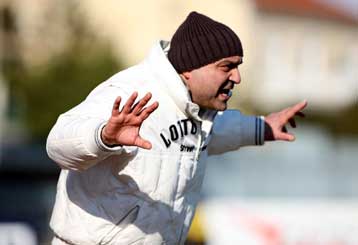 «Ποιοτικά καλύτερος ο Ολυμπιακός από την ΑΕΚ» σημείωσε ο Χατζάρας