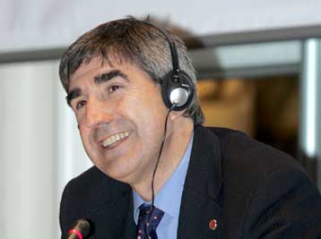 Δείπνο Οικονομίδη-Μπερτομέου και στο βάθος… μπάσκετ