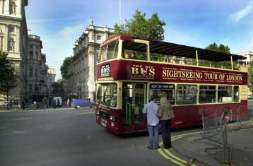 Σε ισχύ από το 2010 η εργασία 12 συνεχόμενων ημερών για οδηγούς τουριστικών λεωφορείων