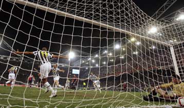 Λυτρωτής Τρεζεγκέ έδωσε στη Γιουβέντους την ισοπαλία στη Γένοβα