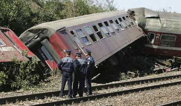 Πιθανή διαρροή επικίνδυνων ουσιών μετά από σύγκρουση τρένων κοντά στο Ρότερνταμ