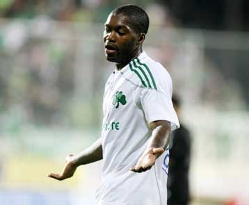 Μενει στον πάγκο ο Σισέ για το ντέρμπι με την ΑΕΚ