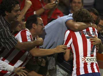 Ο Φορλάν ανανέωσε με την Ατλέτικο Μαδρίτης μέχρι το 2013