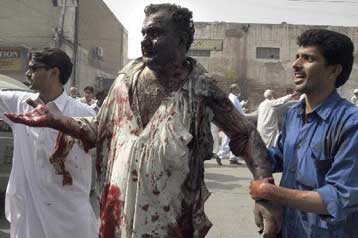 Βομβιστικές επιθέσεις σπέρνουν τον θάνατο στο βορειοδυτικό Πακιστάν