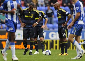 Πρώτη ήττα για Τσέλσι, νίκη της Αρσεναλ με… είδηση