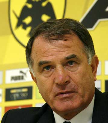 Έτοιμος να αναλάβει τις ευθύνες του δηλώνει ο Μπάγεβιτς