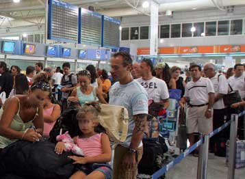 Αρνείται τα περί σκανδάλου στη σύνδεση με την Κωνσταντινούπολη ο διοικητής της ΥΠΑ