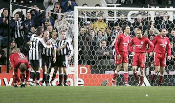 Να σπάσει την παράδοση απέναντι στις αγγλικές ομάδες θέλει ο Ολυμπιακός