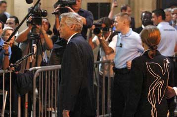 Μήνυση κατά του Νικολά Σαρκοζί κατέθεσαν οι δικηγόροι του Ντε Βιλπέν