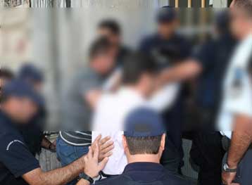 Μικροεπεισόδια κατά την προσαγωγή των κατηγορουμένων για την απαγωγή Κυπριωτάκη