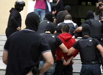 Απολογούνται οι τέσσερις κατηγορούμενοι για συμμετοχή στη Συνωμοσία Πυρήνων της Φωτιάς