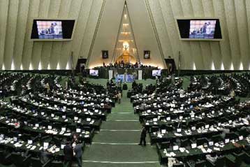 Μια στο καρφί και μια στο πέταλο από το Ιράν λίγο πριν τη συνάντηση με τους «Έξι»