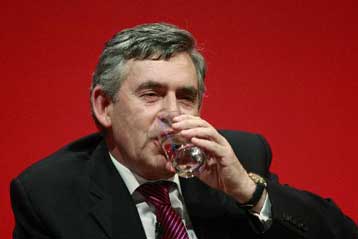 Στην τρίτη θέση κατρακυλούν οι Εργατικοί της Βρετανίας μετά από 27 χρόνια