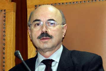 Υπέρ της άρσης του απορρήτου για το Διαδίκτυο γνωμοδοτεί ο εισαγγελέας του Αρείου Πάγου