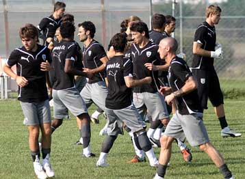 «Εμείς δίπλα σας» το μήνυμα των οπαδών στους παίκτες του ΠΑΟΚ