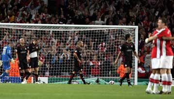 Ο Ολυμπιακός δεν άντεξε στην πίεση της Αρσεναλ και λύγισε στο τέλος