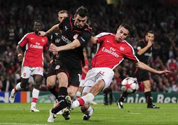 Στο ματς με τη Σταντάρ στρέφουν την προσοχή τους οι «ερυθρόλευκοι»