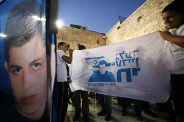 Με αποφυλακίσεις κρατουμένων ανταλλάσσει το Ισραήλ αποδείξεις για τον Γκιλάντ Σαλίτ