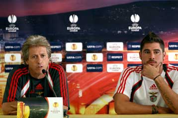 «Ήρθαμε για τη νίκη επί της ΑΕΚ» παραδέχτηκαν προπονητής και παίκτες της Μπενφίκα