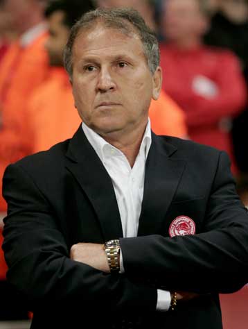 Με την ατυχία και τη… διαιτησία τα έβαλε ο Ζίκο